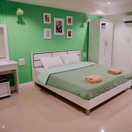 Uj Apartment Bangsaen Exterior foto