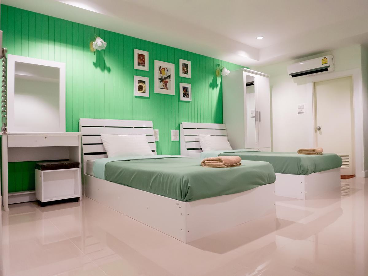 Uj Apartment Bangsaen Exterior foto